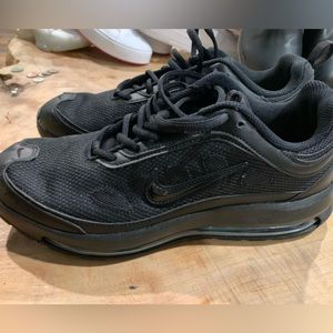 Men’s Nike Air Max AP. Never worn except to try on
